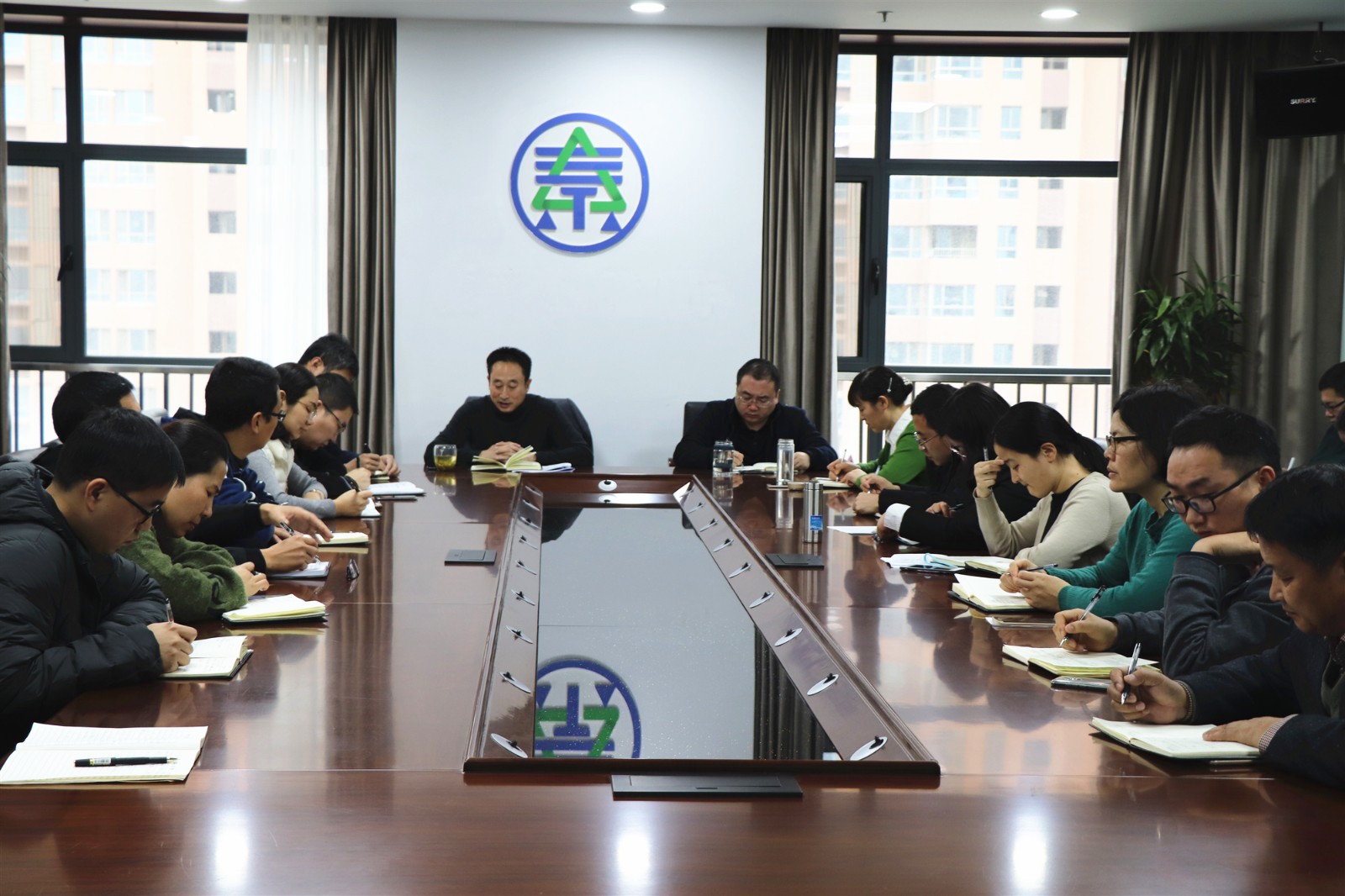 傳達(dá)集團(tuán)黨委會精神照片_副本.jpg