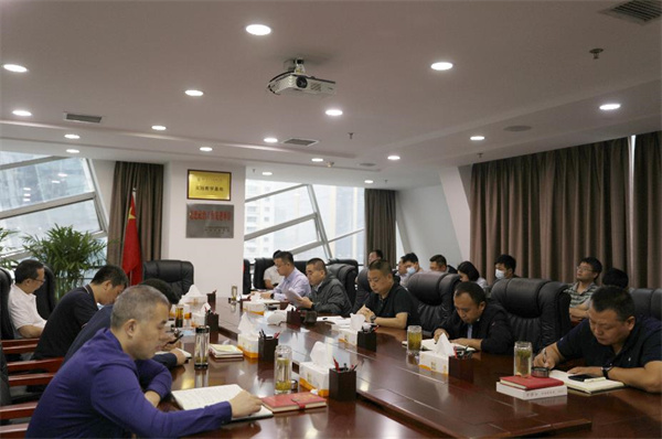 水環(huán)境公司傳達(dá)學(xué)習(xí)集團(tuán)穩(wěn)增長防風(fēng)險(xiǎn)強(qiáng)作風(fēng)動員會精神.jpg