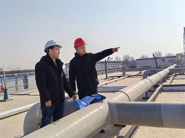 【我的新年愿望】生態(tài)建設公司陶巍(右一）.jpg